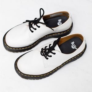 Dr. Martens 1461 Bex 3 Holed White Smooth Leather Oxfords. Size 8 US, 39 EU.